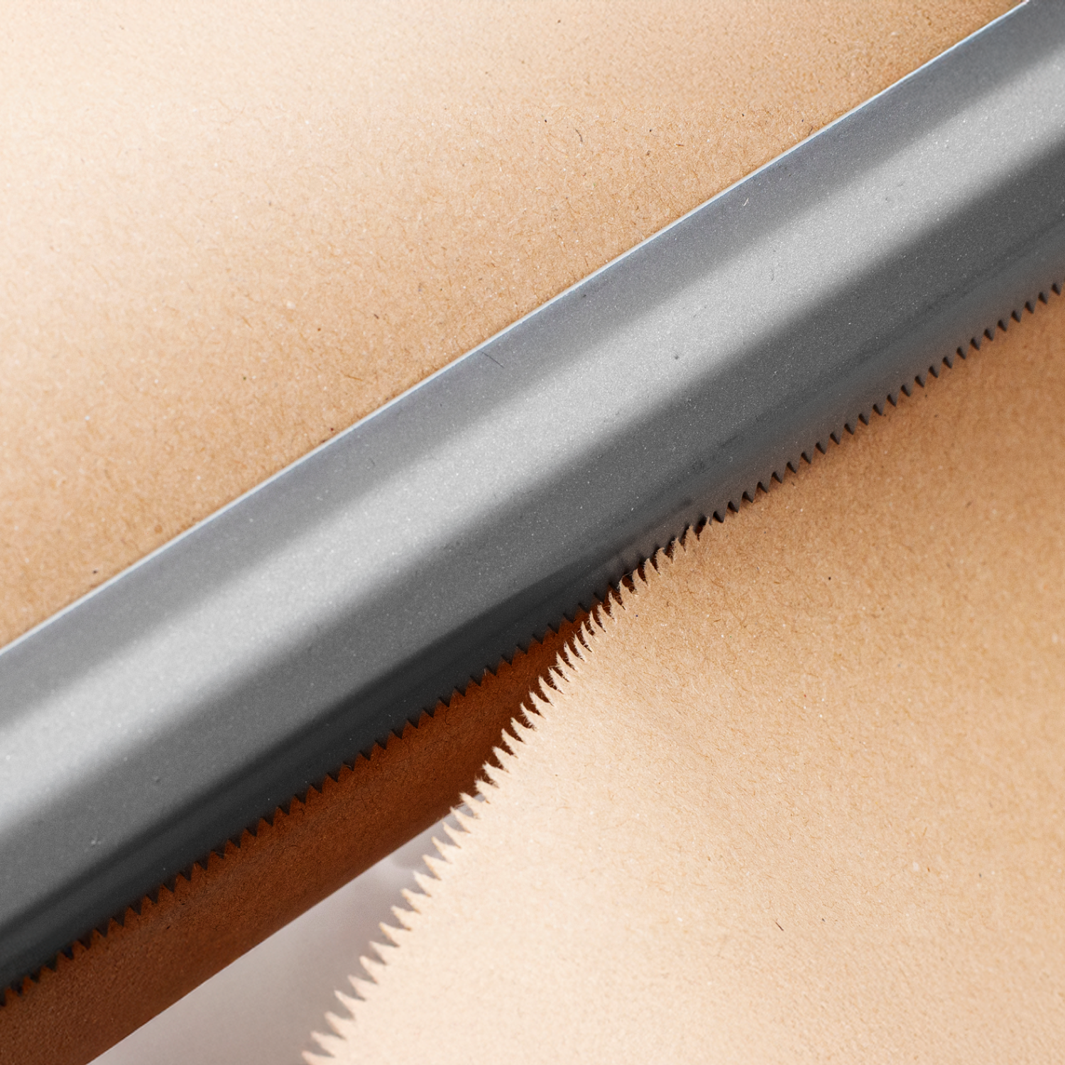 Serrated edge tearing style